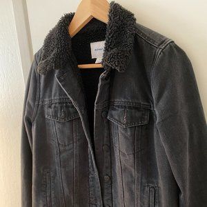 Old Navy Sherpa Trucker Jacket! [Negotiable!]